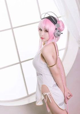 男人在美女面前被扒的一干二净_1080免费观看韩国